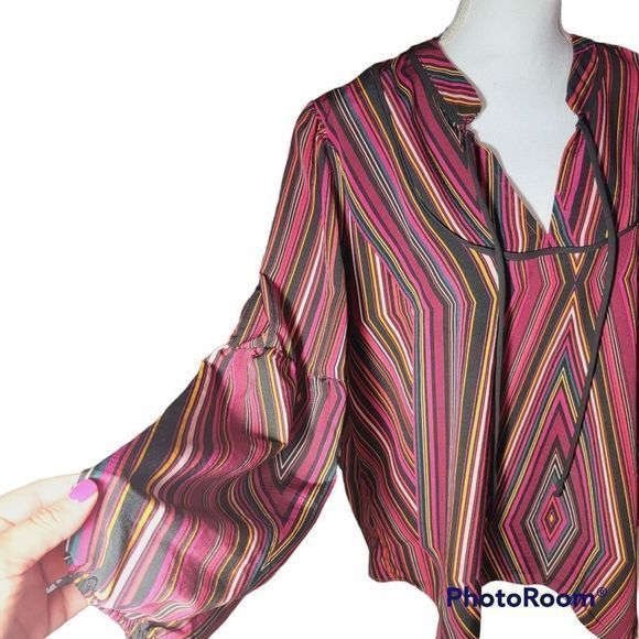 Maurices women's Blouse pink colorful‎ design plus size 0 long sleeve - Picture 6 of 6